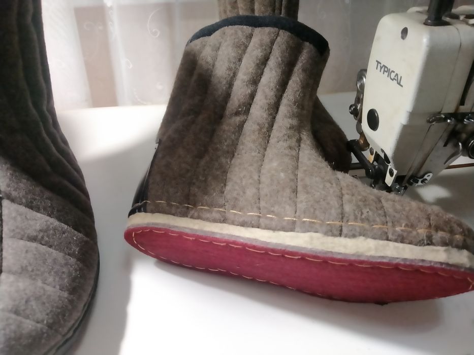 Продам самошиті валянки 900