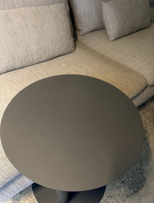 Mesa auxiliar redonda SKLUM – Cinza