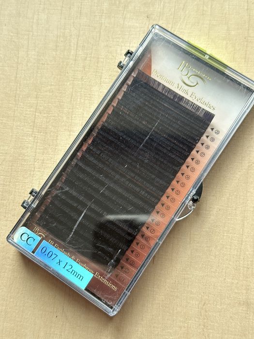 Вії для нарощування — різні вигини та довжини