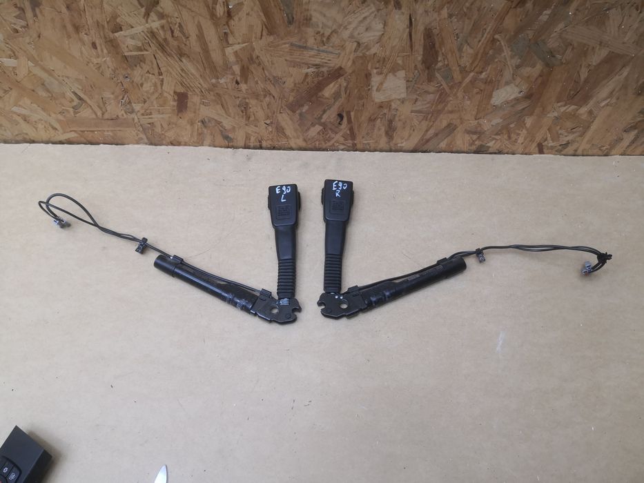 Napinacz pasa lewy prawy BMW e90 e91 e92 e87 e81 e82 e88 komplet