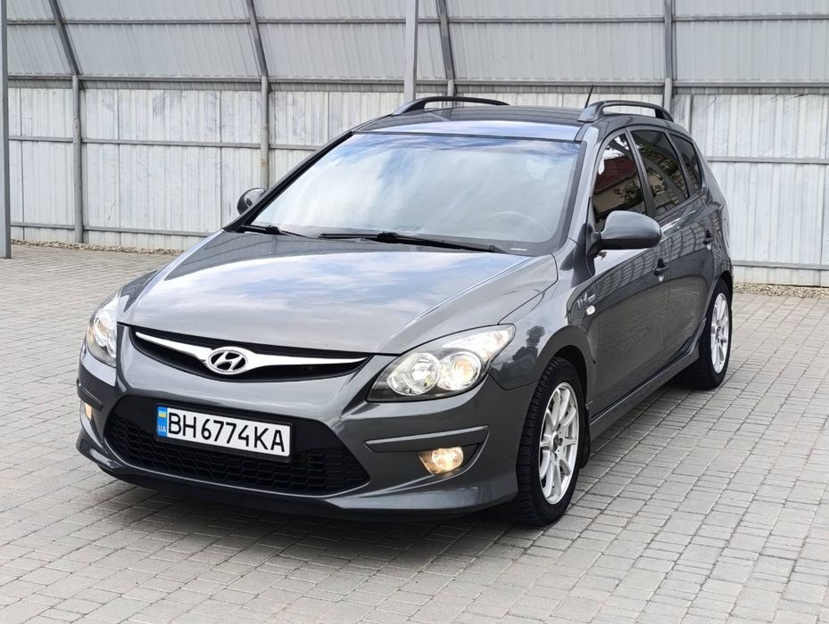Продам hyundai i30 2010 год 1.6 дизель шестиступка