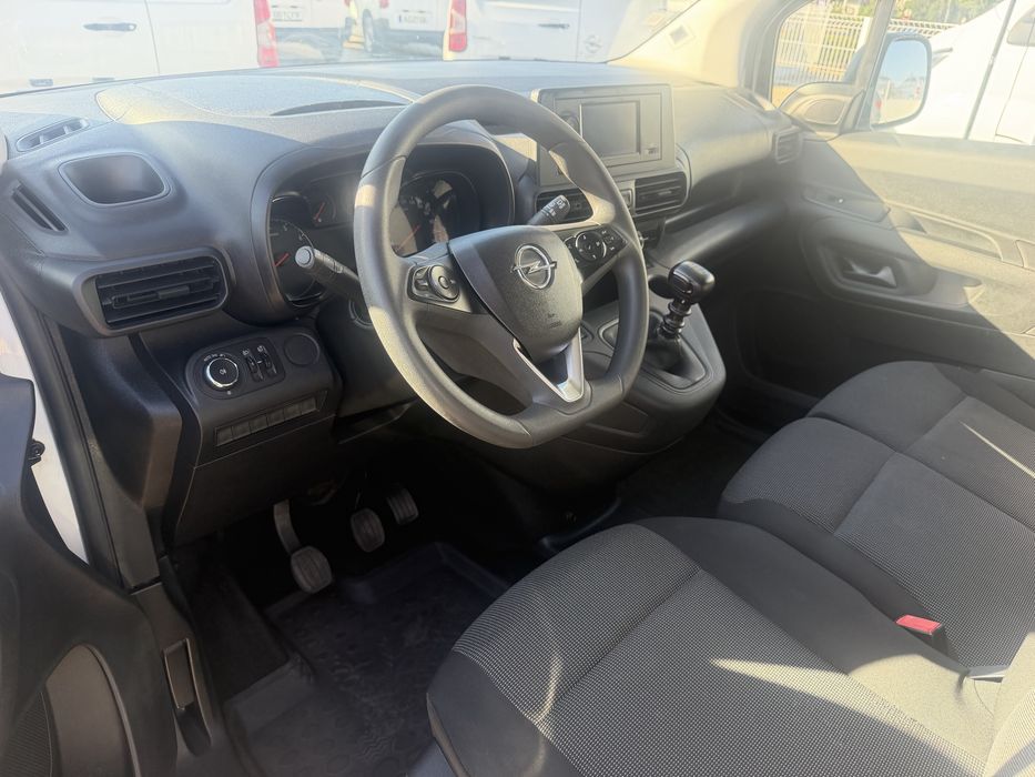 Opel Combo 11/2023 novo motor Iva incluido no Preço