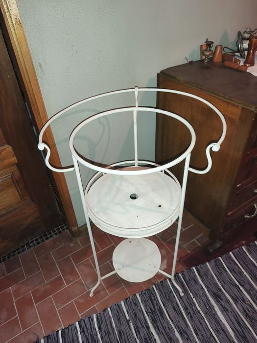 Armação de lavatório antigo