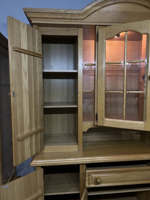 Сервант вітрина буфет