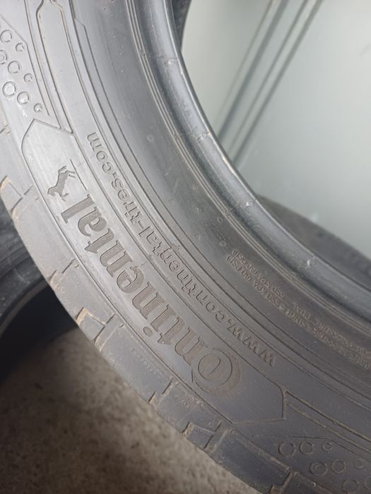 Шина розпаровка Continental 215/60 R17C