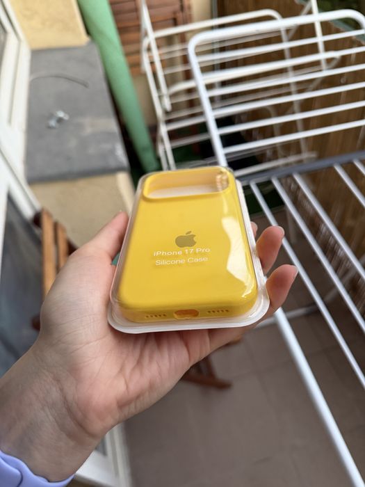 Case iPhone 17 pro etui silikonowe nowe yellow zolte plecki mikrofibra