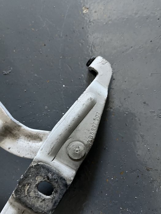 Dobradiça capot Audi A4 b5