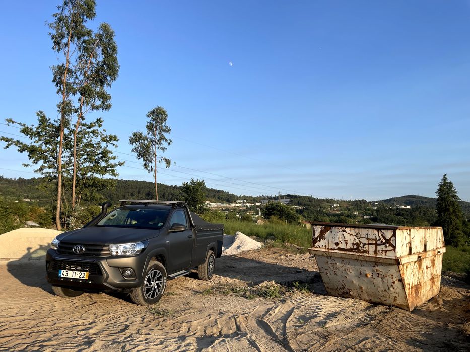 Toyota Hilux 4X4 semi-nova - Apenas 74000 km_Nunca fez TT_Pintura mate