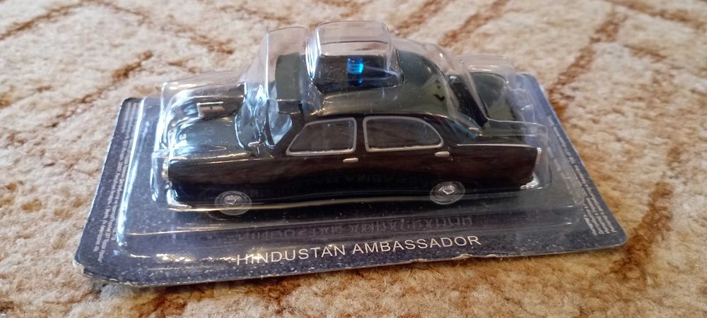Model samochodu marki Hindustan Ambassador w skali 1:43.