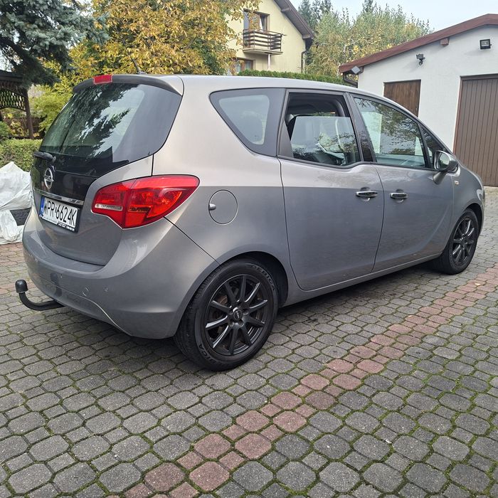 Opel Meriva 1,4pb - 2013 rok