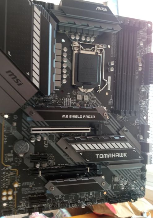 Bundle  MSI Z490 TOMAHAWK e processador Intel I5 10600K