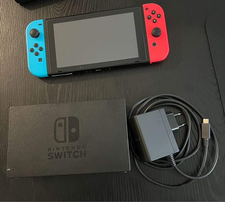 Nintendo Switch (oferta 1 jogo à escolha e 3 peliculas)