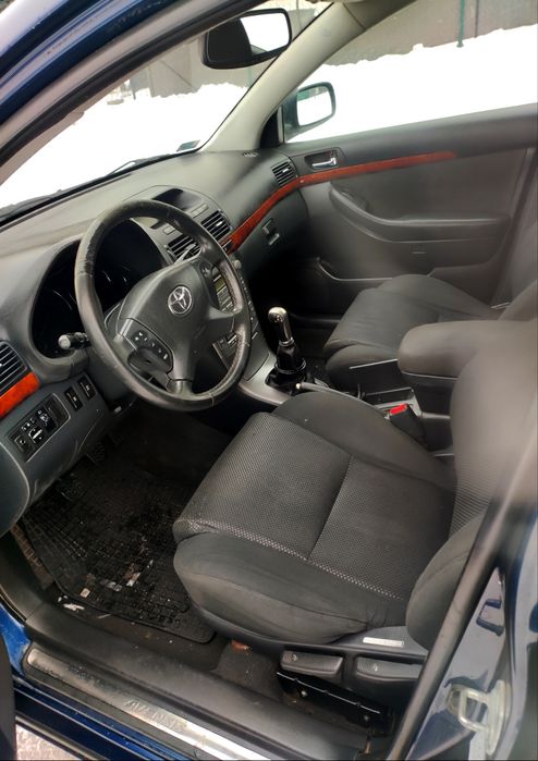 Toyota Avensis kombi 2 litry diesel