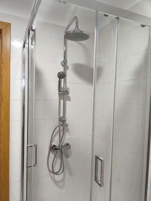 Aluga-se pequena moradia T2 mobilada – Canas de Santa Maria