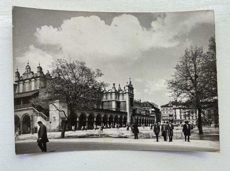 Stara czarnobiała pocztówka Kraków Rynek Główny