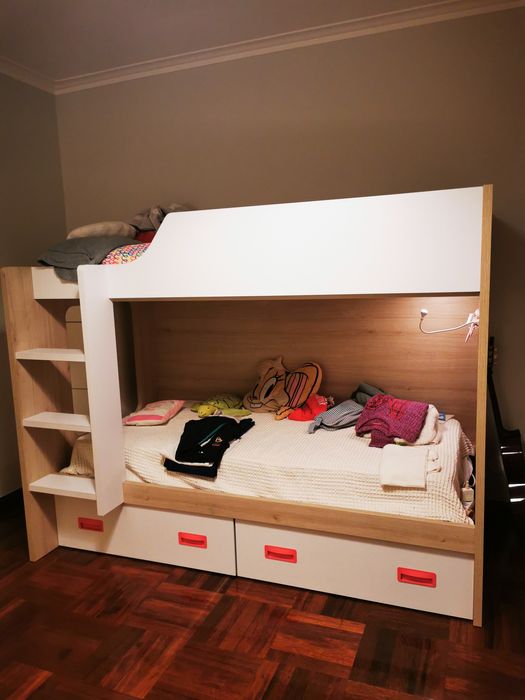 Beliche com 2 gavetões de arrumação