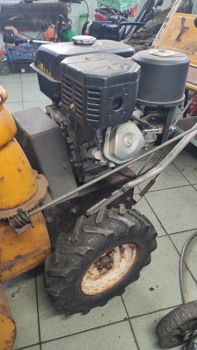 Снегоуборщік. Снегоуборочна.