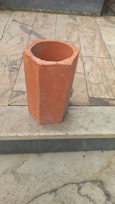 pecas  Para  garrafeira  em muito  bom  estado