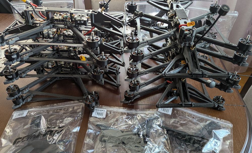 Продам fpv дрон, квадрокоптер 8 дюймів, нові.