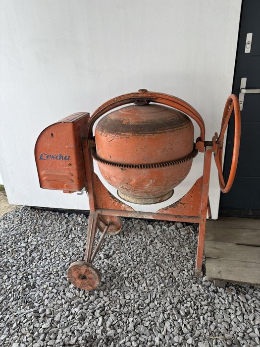 Betoniarka 140 litrów metalowy wieniec