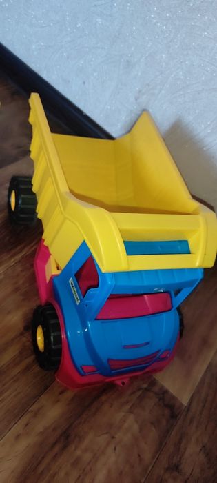 Машина самосвал (самоскид). Машина бульдозер