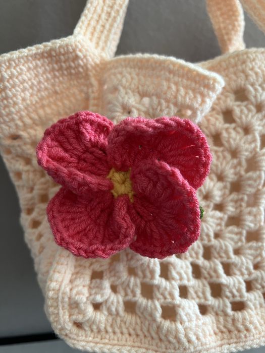 Mala de Croché Feita à Mão – Única e Estilosa!