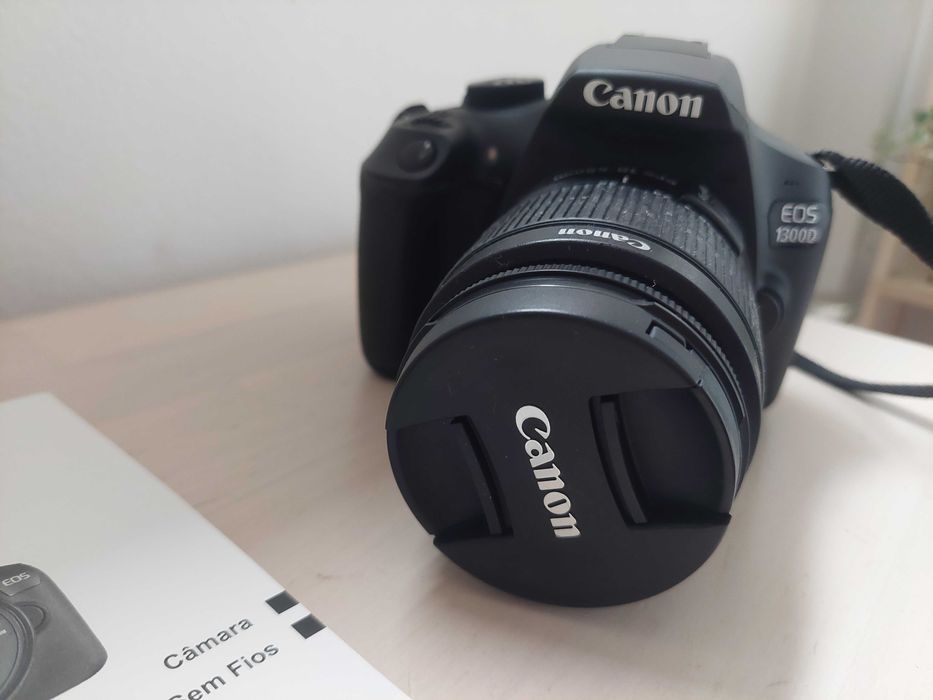 Máquina fotográfica canon EOS 1300D