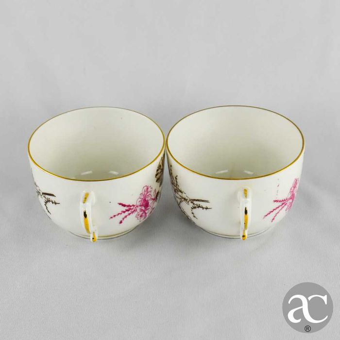 Par de chávenas de Chá porcelana Vista Alegre, início séc. XX