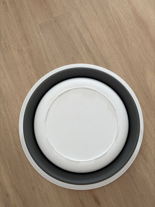 Bacia cinzenta retratil