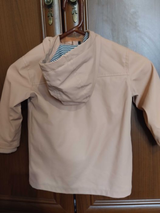 Дощовик, куртка, плащ