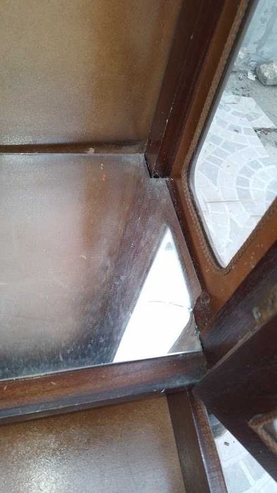 Móvel Vitrine muito antigo