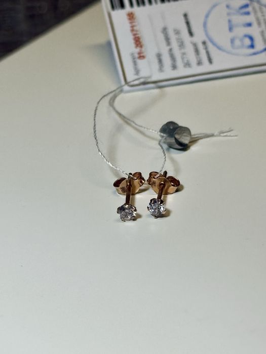 Мініатюрні сережки