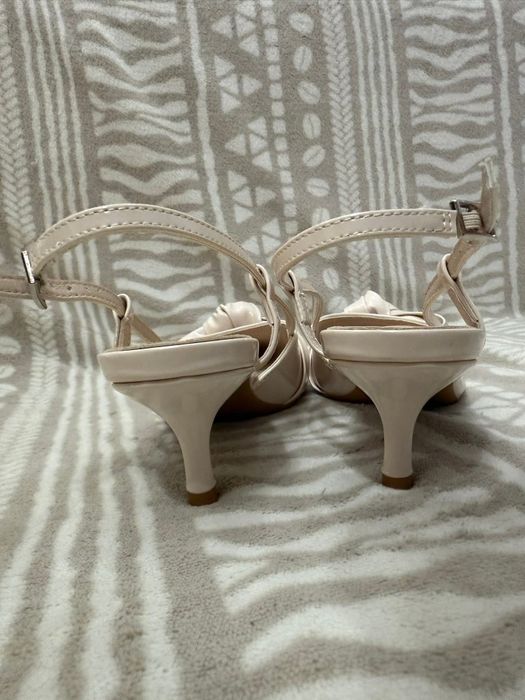 Buty czółenka na obcasie kaczuszka
