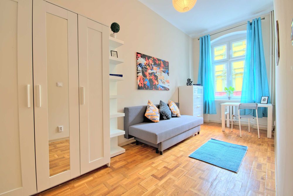 Nowoczesny pokój w centrum