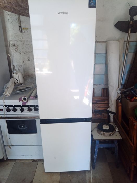 Продам холодильник