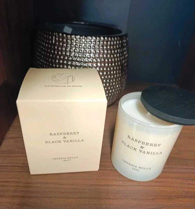 Vela Aromática Raspberry & Black Vanilla 230GR - Cereria Molla