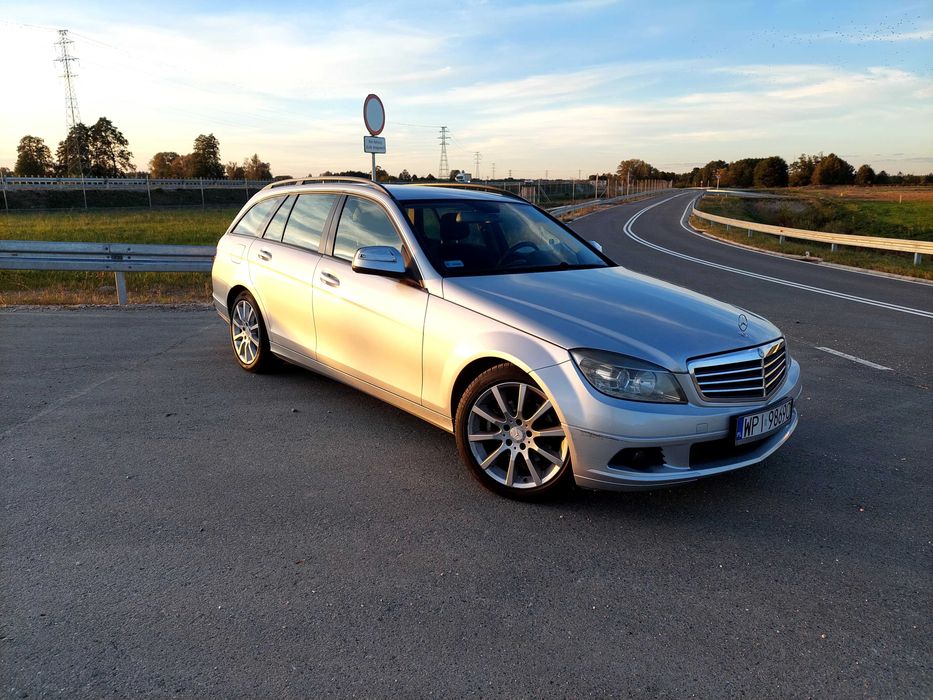 Spannende Mercedes C200 W204 Bildernull