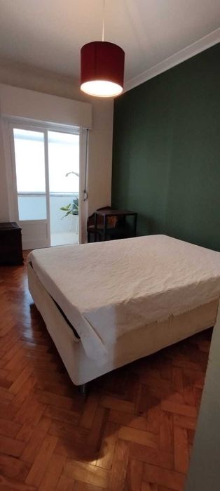Apartamento T2, 77m2, em Santa Clara, Lisboa