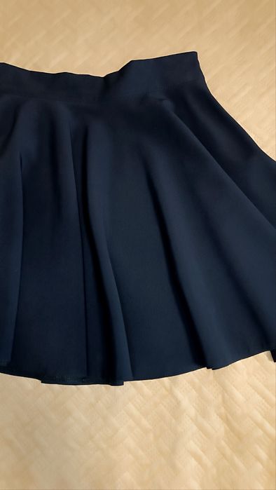 Красивая темно синяя юбка