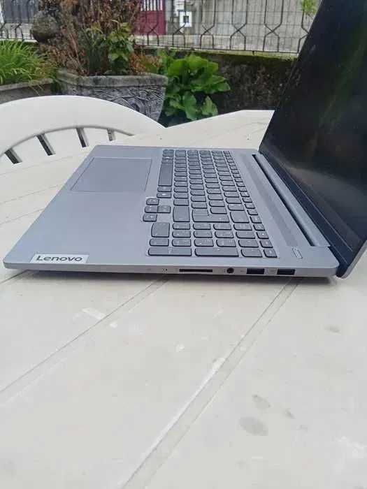 Lenovo IdeaPad Pro 5i - Ultra 9 185H - 32GB - 1TB
