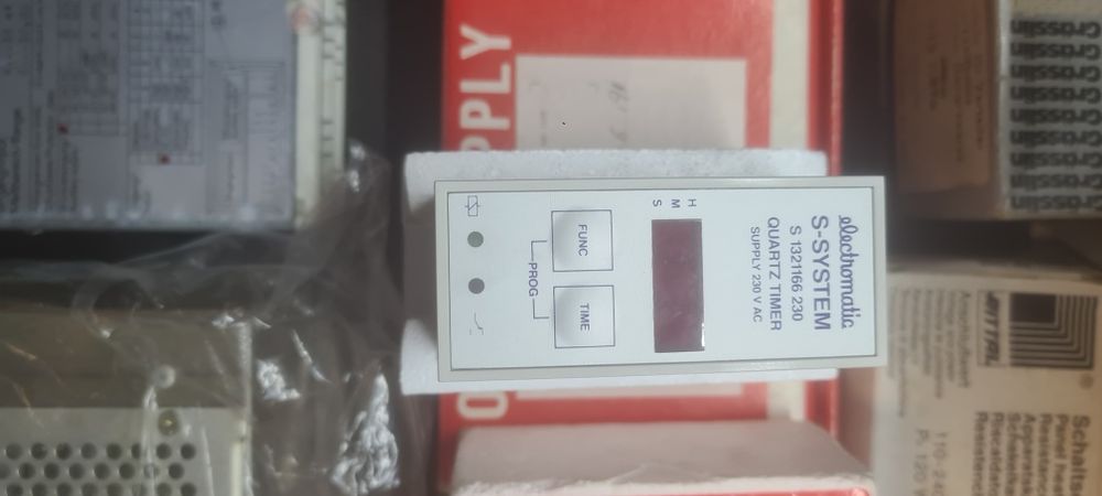 Diverso material eléctrico  Novo