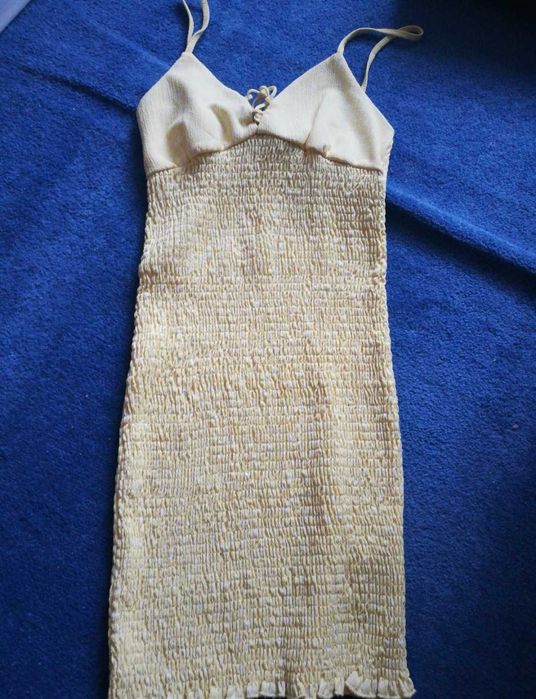 Sukienka obcisła dopasowana bandażowa różne okazje wesele marszczona