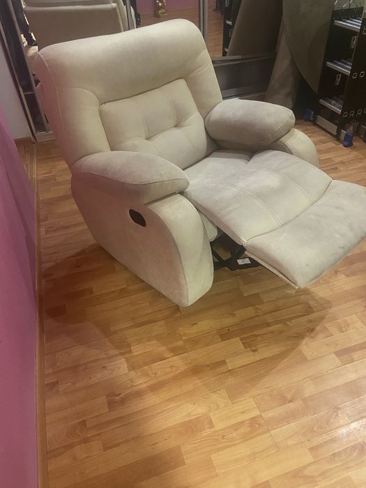 Продам кресло реклайнер-качалка в доброму стані