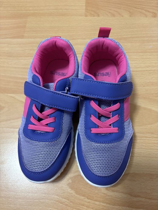 Кросівки Nike Sinsay та чоботи рожеві