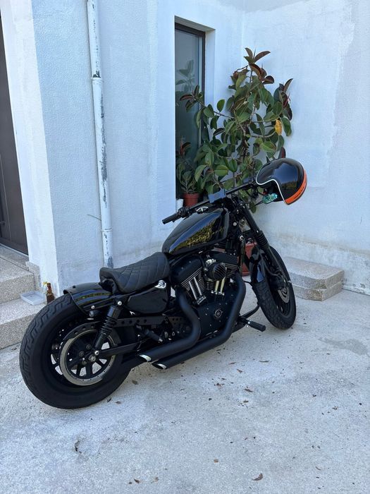Vendo Harley-Davidson Sportster 1200 Roadster (XL1200R), ano 2006.