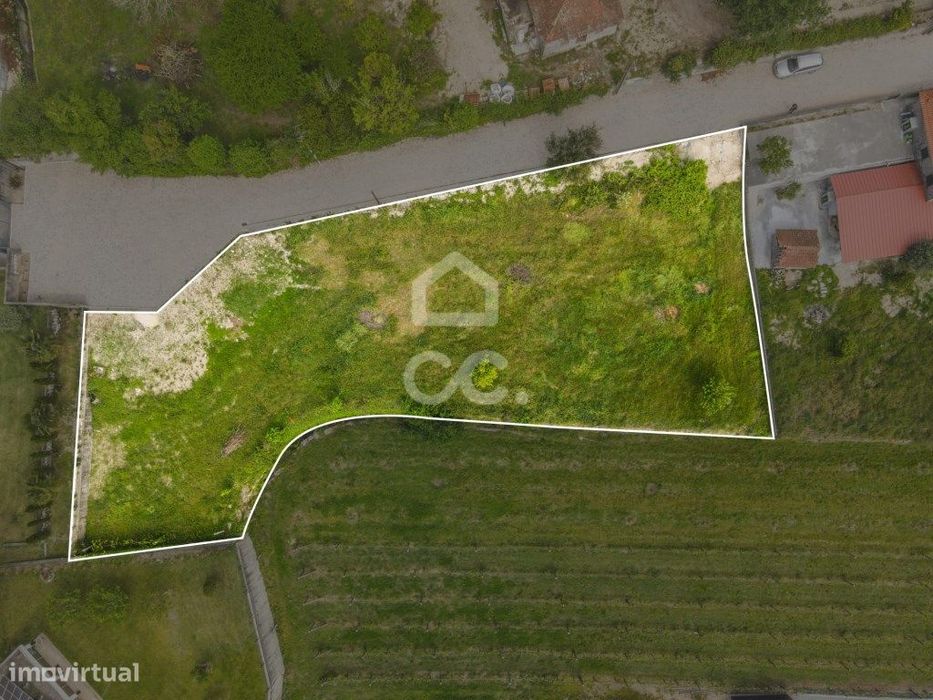 Terreno Urbanizável com 1.758m2