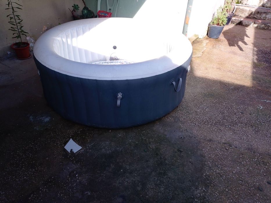 Jacuzzi 4 pessoas