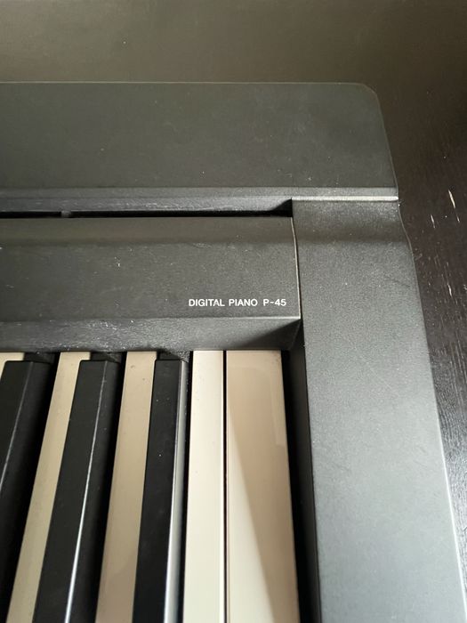 Piano  Yamaha digital P-45  compacto e elegante simples de utilizar