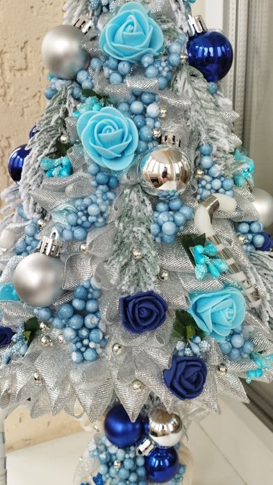 Блакитна ялинка ручної роботи, новорічний декор