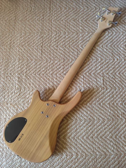 Baixo fretless como novo